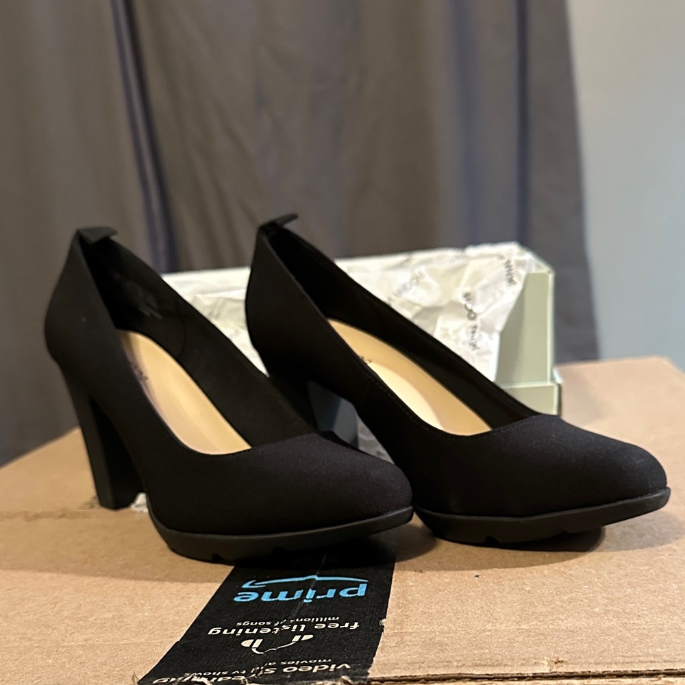 Jenn Ardor Classic Black Heels
